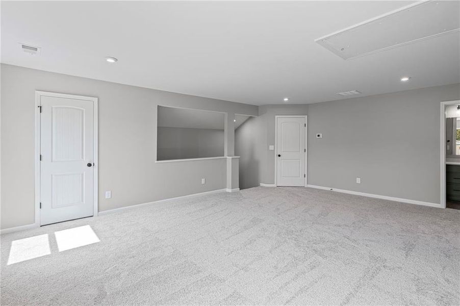 Spacious, unfurnished interior of a new home in Villas at Gold Creek, Dawsonville (Image 31).