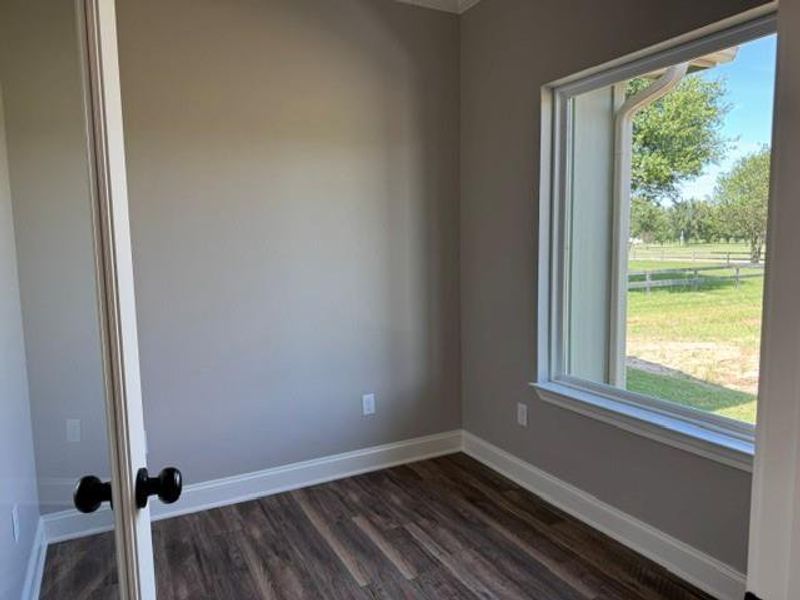 Spacious, unfurnished interior of a new home in , Yantis (Image 21).