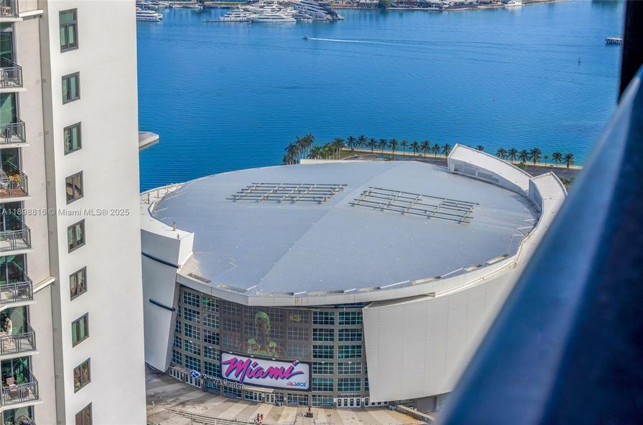 Condo located in Miami, FL showcasing its design and architecture (Image 22). Condo located in Miami, FL showcasing its design and architecture (Image 22).