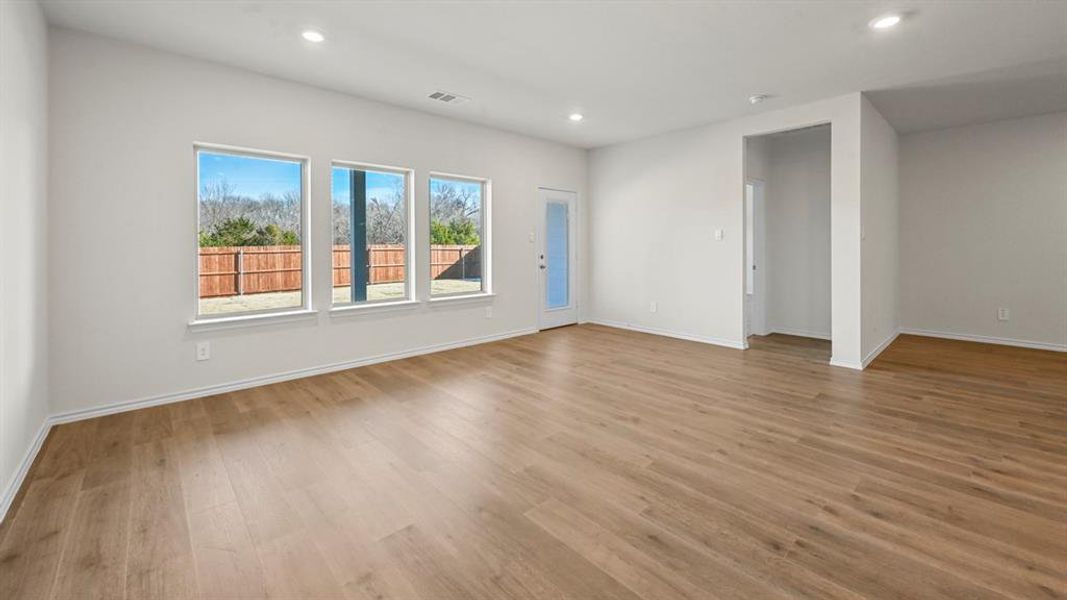 Spacious, unfurnished interior of a new home in Crane Crossing, Crandall (Image 13).
