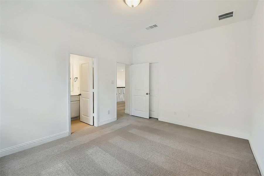 Spacious, unfurnished interior of a new home in Sienna 65', Missouri City (Image 21). Spacious, unfurnished interior of a new home in Sienna 65', Missouri City (Image 21).