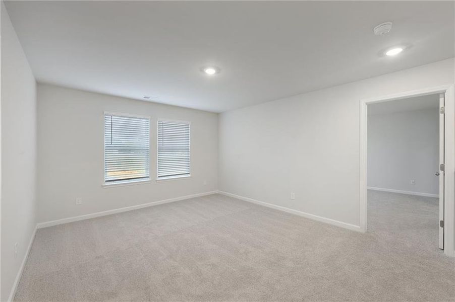 Spacious, unfurnished interior of a new home in Westmont Preserve, Powder Springs (Image 36).