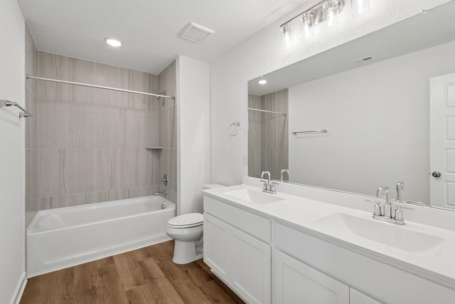 Furnished interior view inside a new home in Miller's Pond, Rosenberg (Image 6). Furnished interior view inside a new home in Miller's Pond, Rosenberg (Image 6).