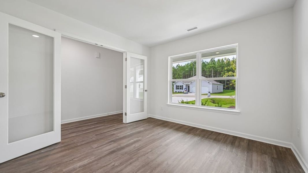 Spacious, unfurnished interior of a new home in Mangum Farms, Stem (Image 13).