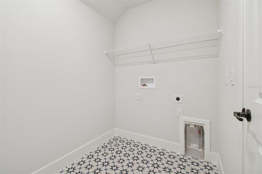 Spacious, unfurnished interior of a new home in Waterset Tradition Series, Apollo Beach (Image 30).