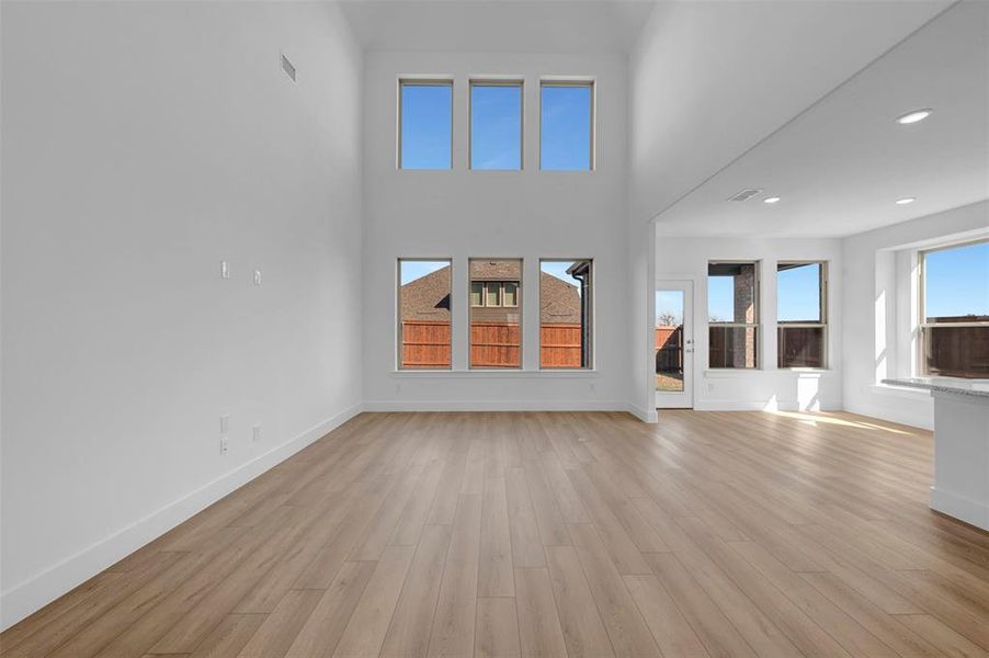 Spacious, unfurnished interior of a new home in Lily Creek at Sutton Fields, Aubrey (Image 28). Spacious, unfurnished interior of a new home in Lily Creek at Sutton Fields, Aubrey (Image 28).