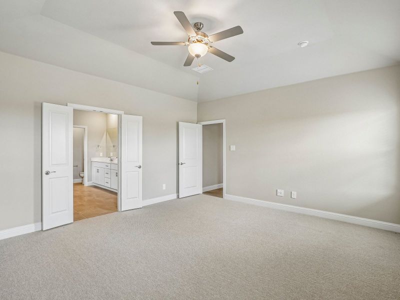 Spacious, unfurnished interior of a new home in Eastridge - Signature Series, McKinney (Image 13).