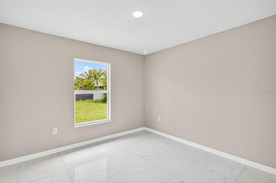 Spacious, unfurnished interior of a new home in , Lehigh Acres (Image 16).
