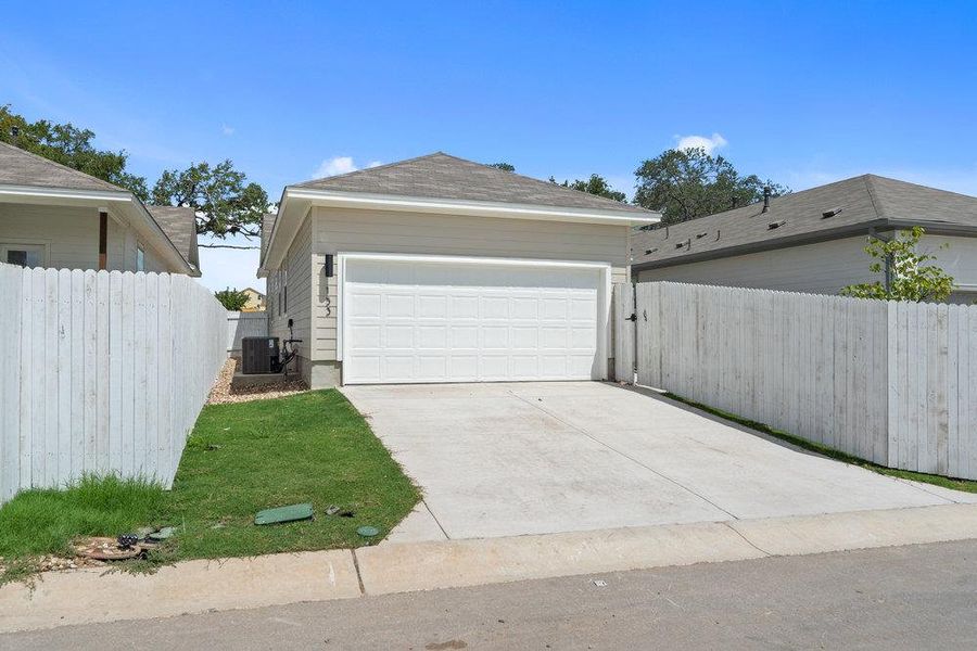 Exterior details and patio area of a home in Sage Hollow, Kyle (Image 2).