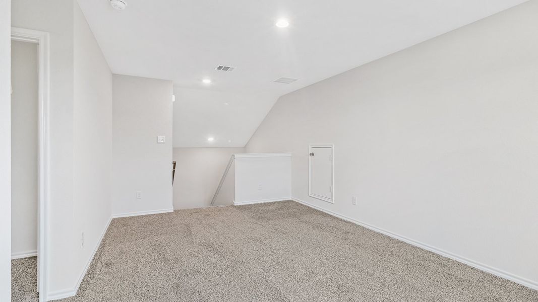 Spacious, unfurnished interior of a new home in Saddlebrook, Waxahachie (Image 23).