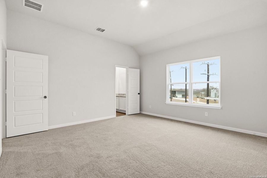 Spacious, unfurnished interior of a new home in Katzer Ranch, Converse (Image 24).