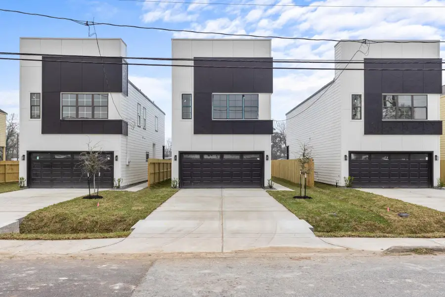 Front exterior of a new home in , Houston, TX, highlighting curb appeal (Image 1). Front exterior of a new home in , Houston, TX, highlighting curb appeal (Image 1).