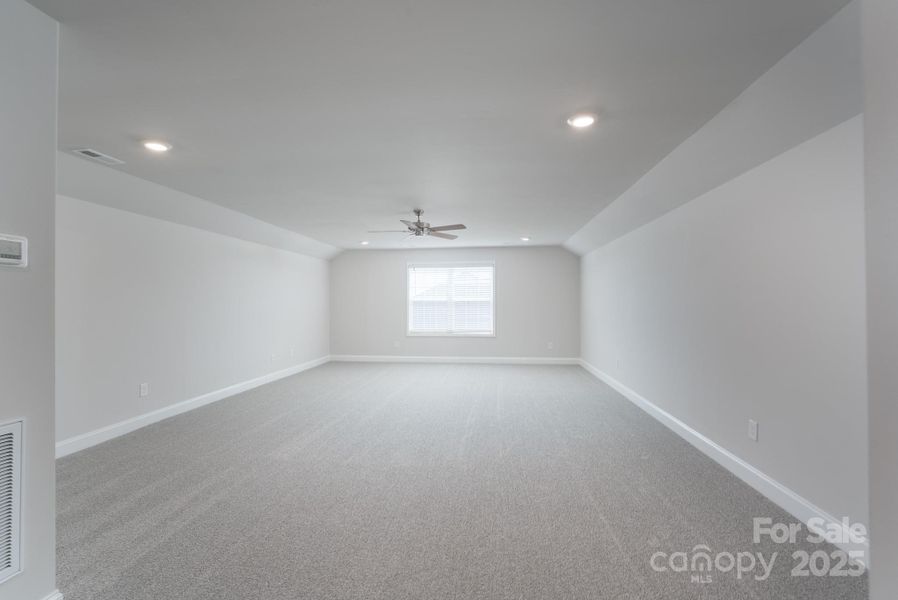 Spacious, unfurnished interior of a new home in Swann Hills, Statesville (Image 30).