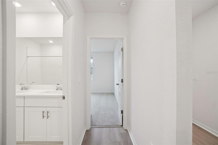 Spacious, unfurnished interior of a new home in Leyland Preserve - Classic Series, Brooksville (Image 16).