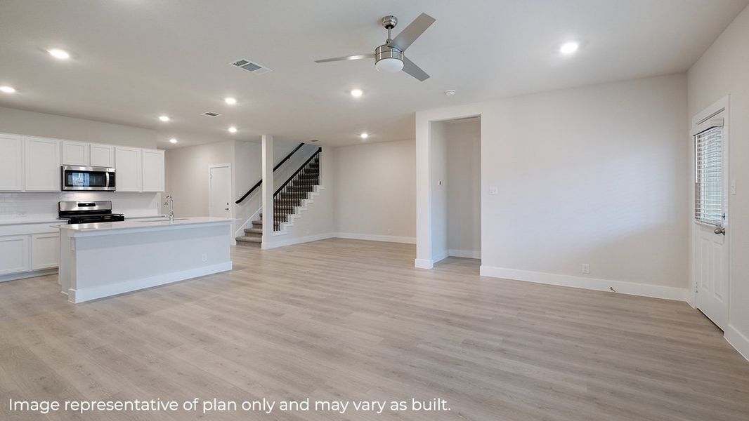 Representative unfurnished interior of a home built from the The Ozark by D.R. Horton in Veranda, San Antonio (Image 13).