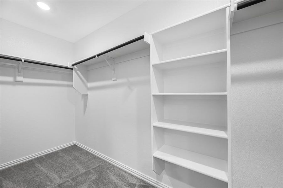 Image 32 of a home in River Ridge.