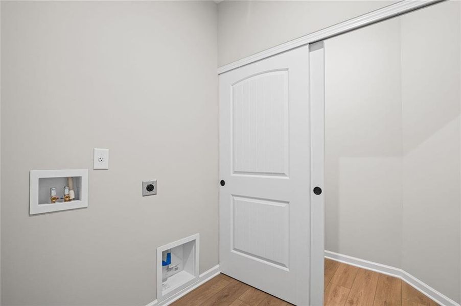 Spacious, unfurnished interior of a new home in Laurel Farms, Dallas (Image 28). Spacious, unfurnished interior of a new home in Laurel Farms, Dallas (Image 28).