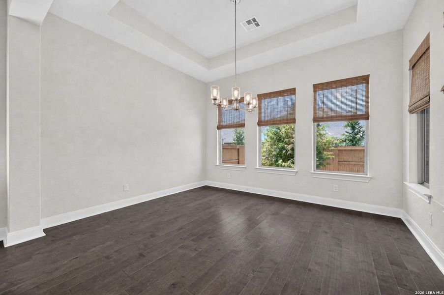 Spacious, unfurnished interior of a new home in Stillwater Ranch, San Antonio (Image 27).