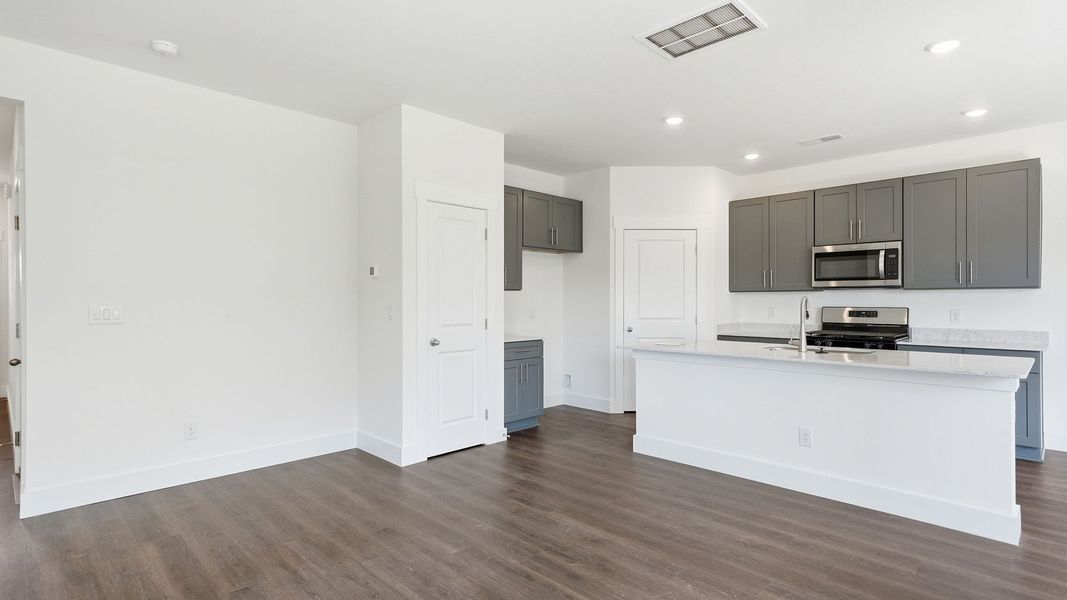 Spacious, unfurnished interior of a new home in Fieldcrest Acres, Blountville (Image 15).