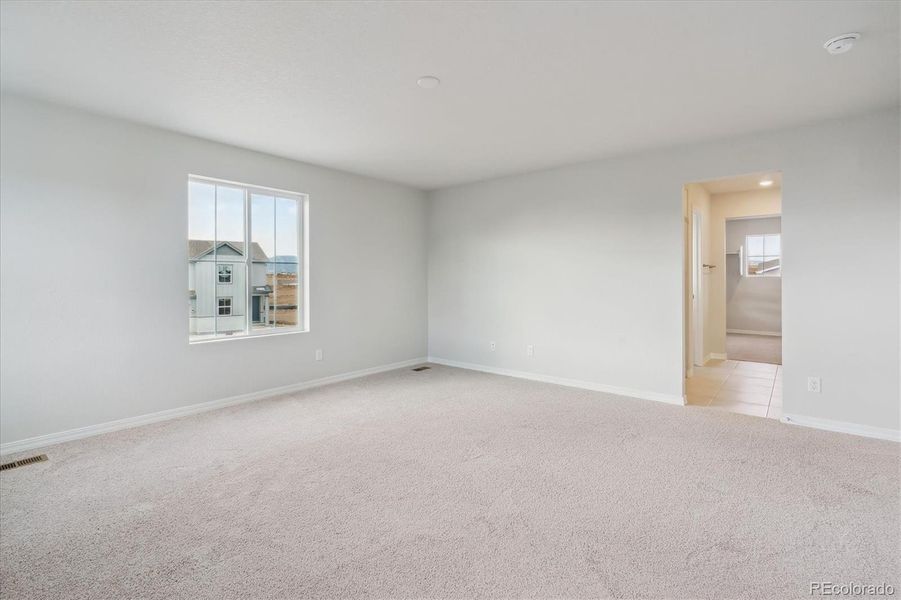 Spacious, unfurnished interior of a new home in Bradley Heights, Colorado Springs (Image 12).