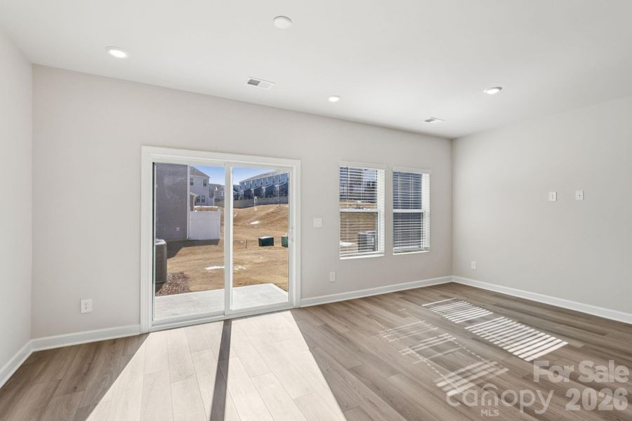 Spacious, unfurnished interior of a new home in Galloway Ridge, Charlotte (Image 20).