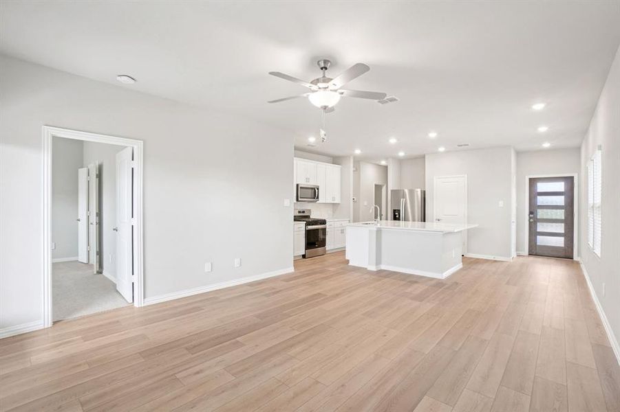 Spacious, unfurnished interior of a new home in Eastridge - Spring Series, McKinney (Image 19).