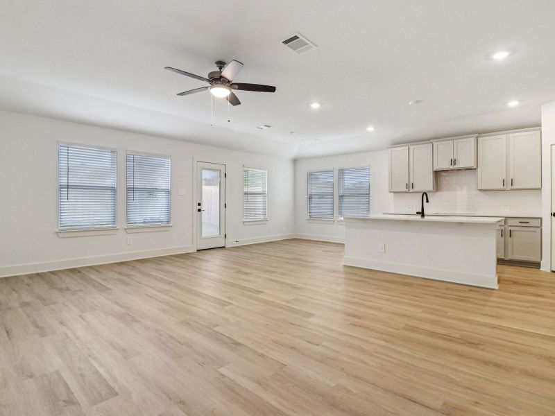 Spacious, unfurnished interior of a new home in Sagebrooke - Classic Series, San Antonio (Image 15). Spacious, unfurnished interior of a new home in Sagebrooke - Classic Series, San Antonio (Image 15).