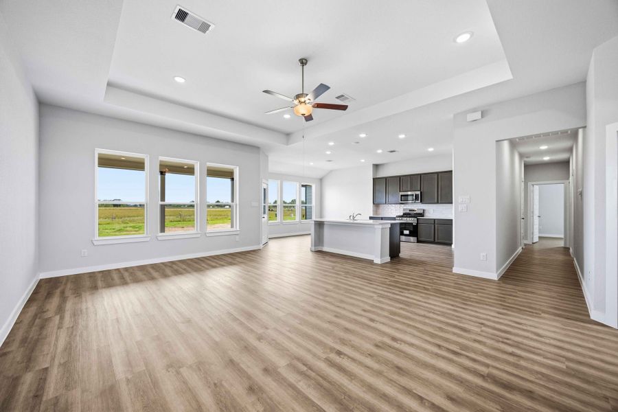 6903 Pelican Lane - Arlington - Family Room