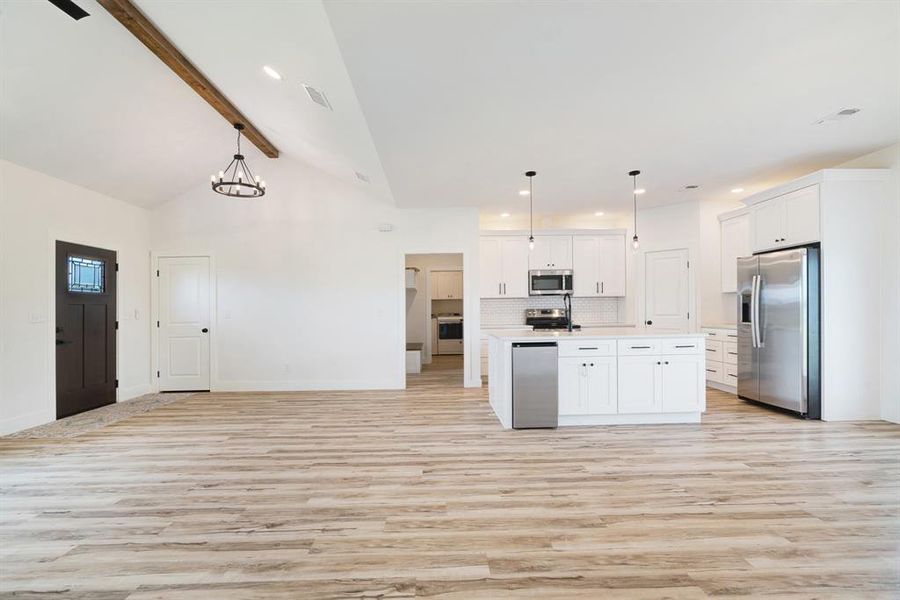 Spacious, unfurnished interior of a new home in , Sumner (Image 23).