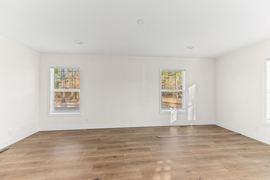 Spacious, unfurnished interior of a new home in , Pineville (Image 11).