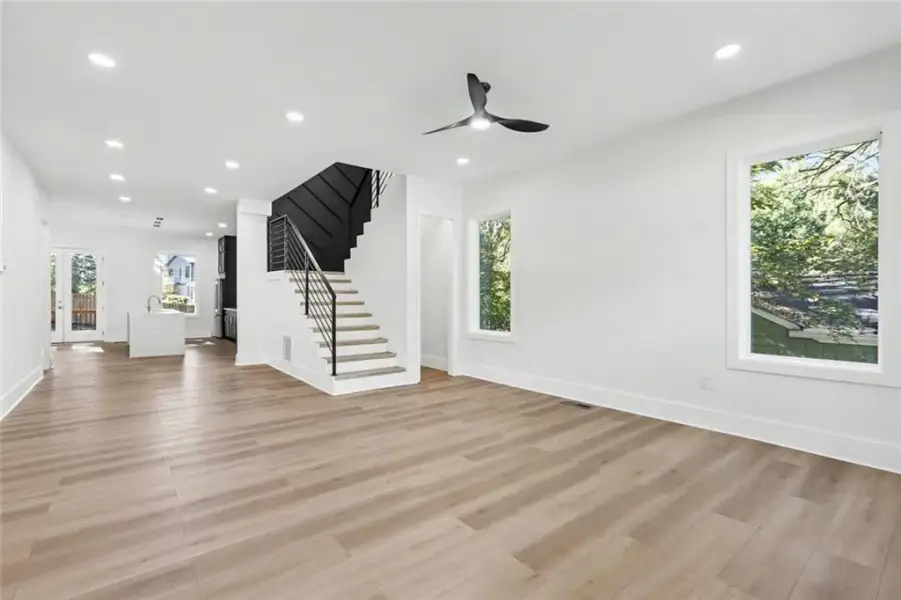 Spacious, unfurnished interior of a new home in , Atlanta (Image 28). Spacious, unfurnished interior of a new home in , Atlanta (Image 28).