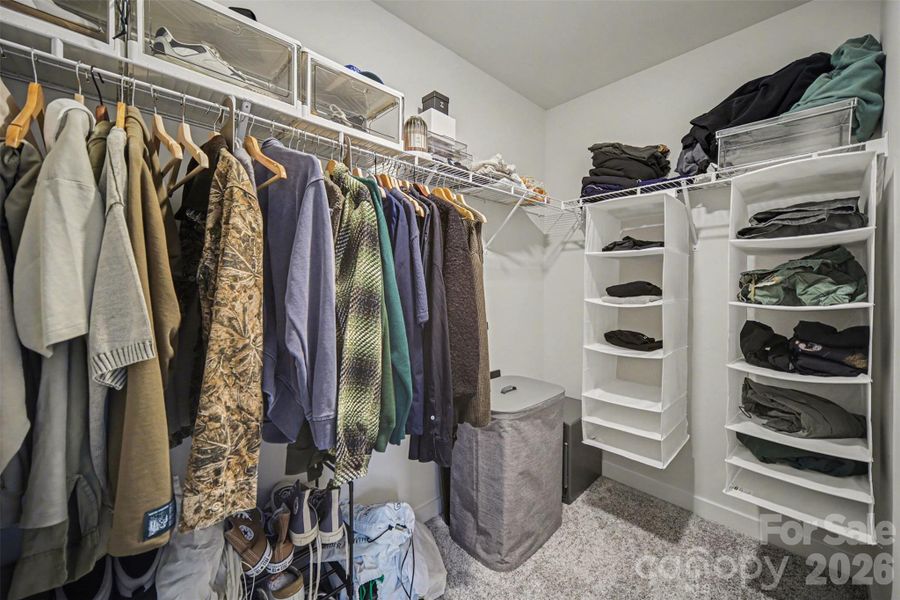Walk in closets in all bedrooms!