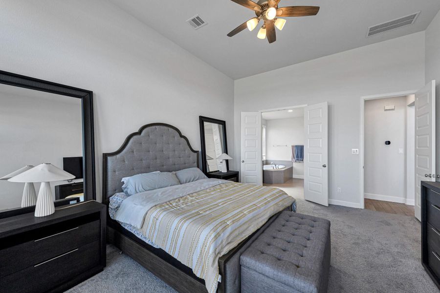 Furnished interior view inside a new home in Cross Creek West 55', Fulshear (Image 32). Furnished interior view inside a new home in Cross Creek West 55', Fulshear (Image 32).