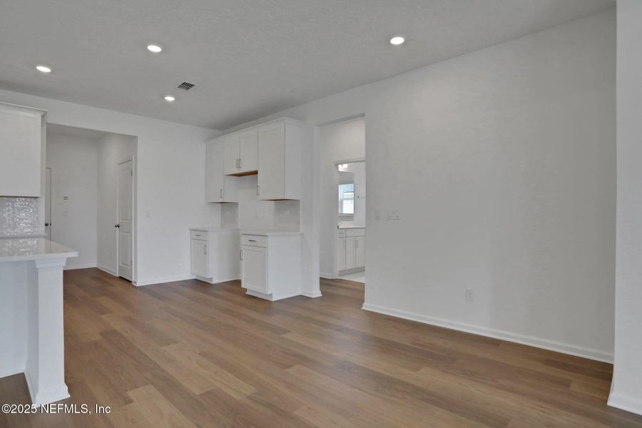 Spacious, unfurnished interior of a new home in Hyland Trail, Green Cove Springs (Image 20). Spacious, unfurnished interior of a new home in Hyland Trail, Green Cove Springs (Image 20).