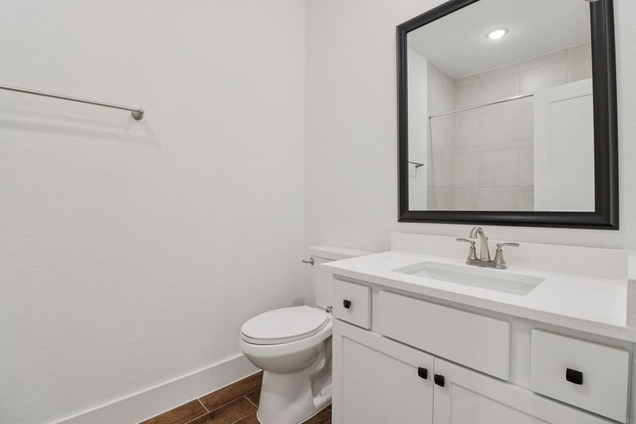Furnished interior view inside a new home in Kresston 50's, Montgomery (Image 14).