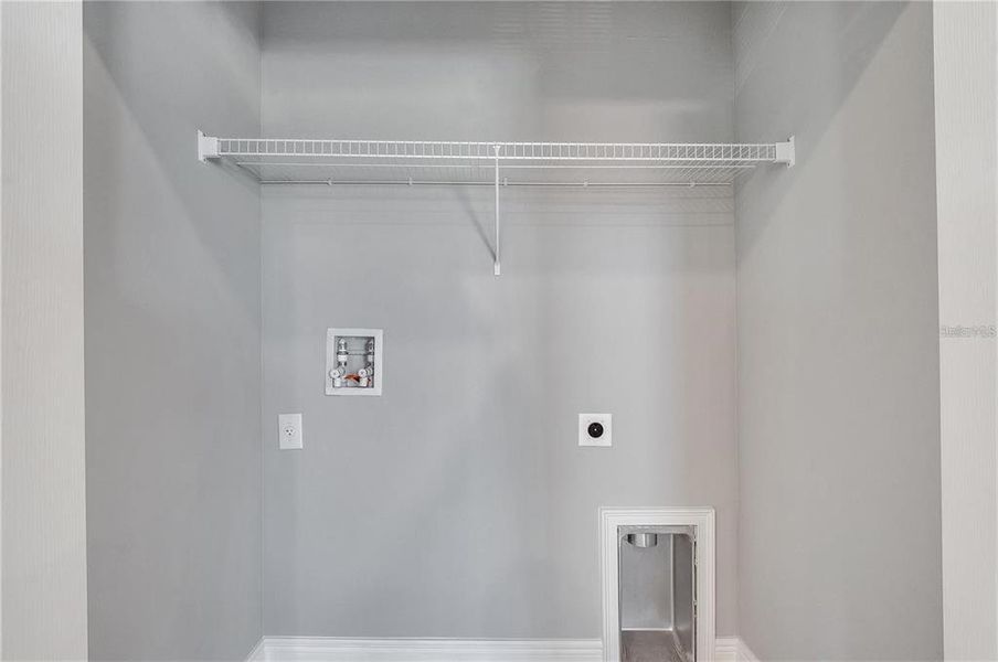 Spacious, unfurnished interior of a new home in , Kissimmee (Image 17).