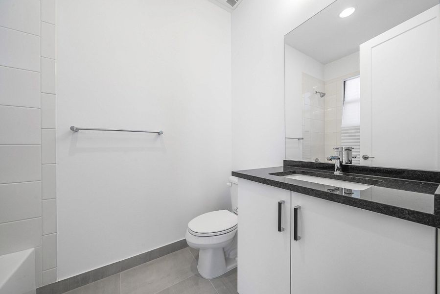 040-8260RoyalCountyDownRoad-BocaRaton-FL