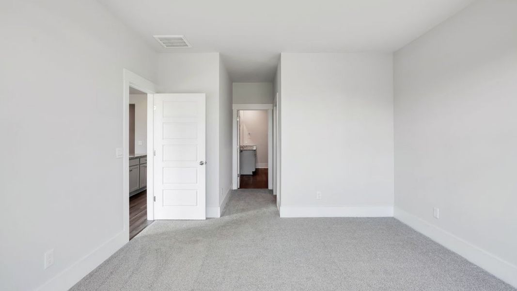 Representative unfurnished interior of a home built from the ACADIA by D.R. Horton in Rolling Hills, Bolivia (Image 31).