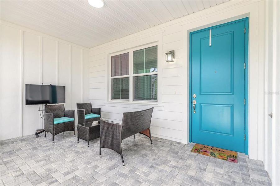 Exterior details and patio area of a home in , Daytona Beach (Image 4).