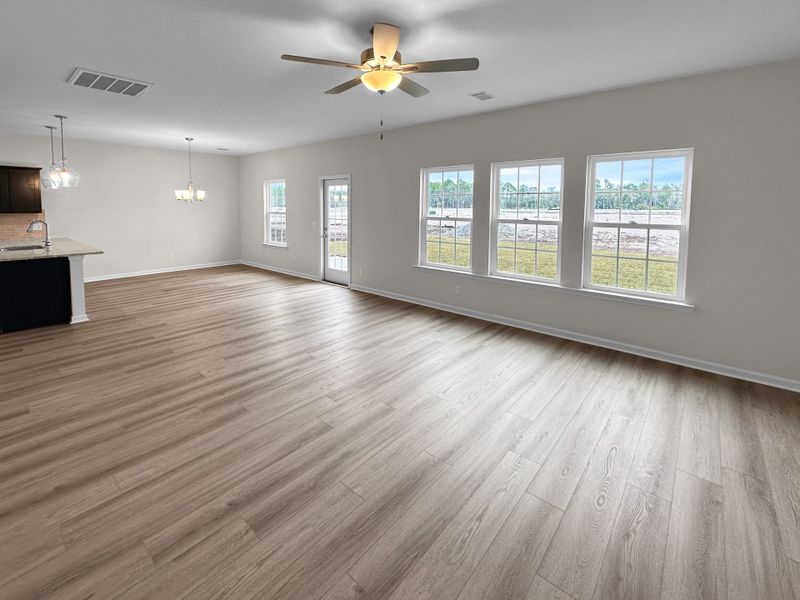 Spacious, unfurnished interior of a new home in Grand Reserve, Hinesville (Image 15).