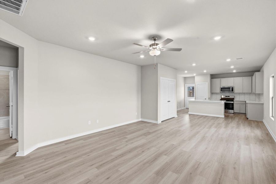 Spacious, unfurnished interior of a new home in Cypress Green, Hockley (Image 15). Spacious, unfurnished interior of a new home in Cypress Green, Hockley (Image 15).