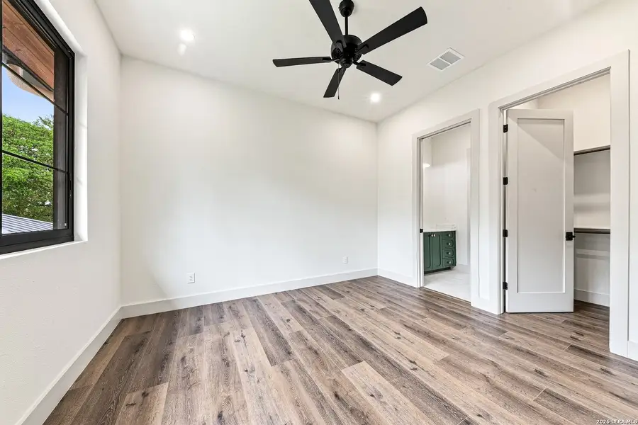 Spacious, unfurnished interior of a new home in , New Braunfels (Image 26).
