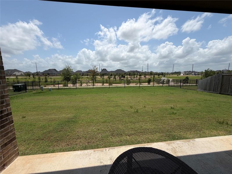 Exterior details and patio area of a home in Cross Creek West, Fulshear (Image 18).