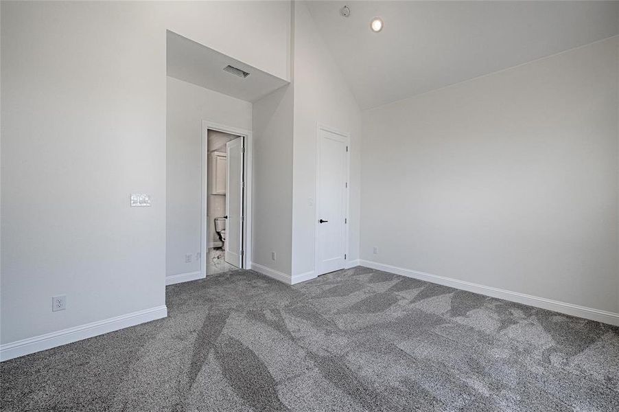 Spacious, unfurnished interior of a new home in , Midlothian (Image 32).