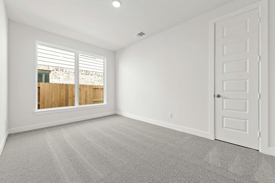 Representative image. Features, selections and colors may vary.