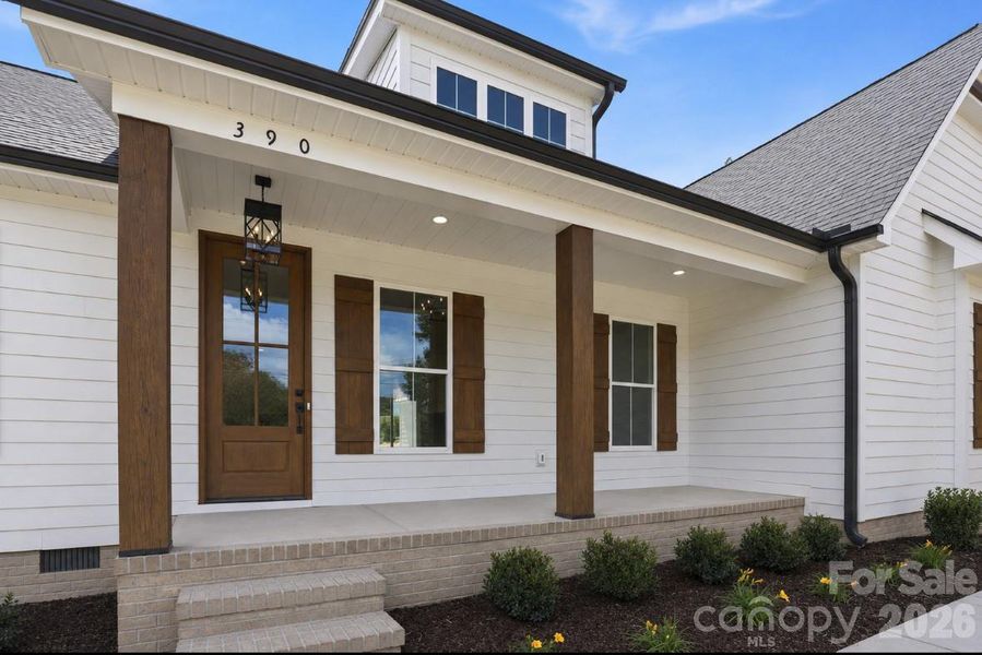 covered front porch w/ solid oak posts covered front porch w/ solid oak posts