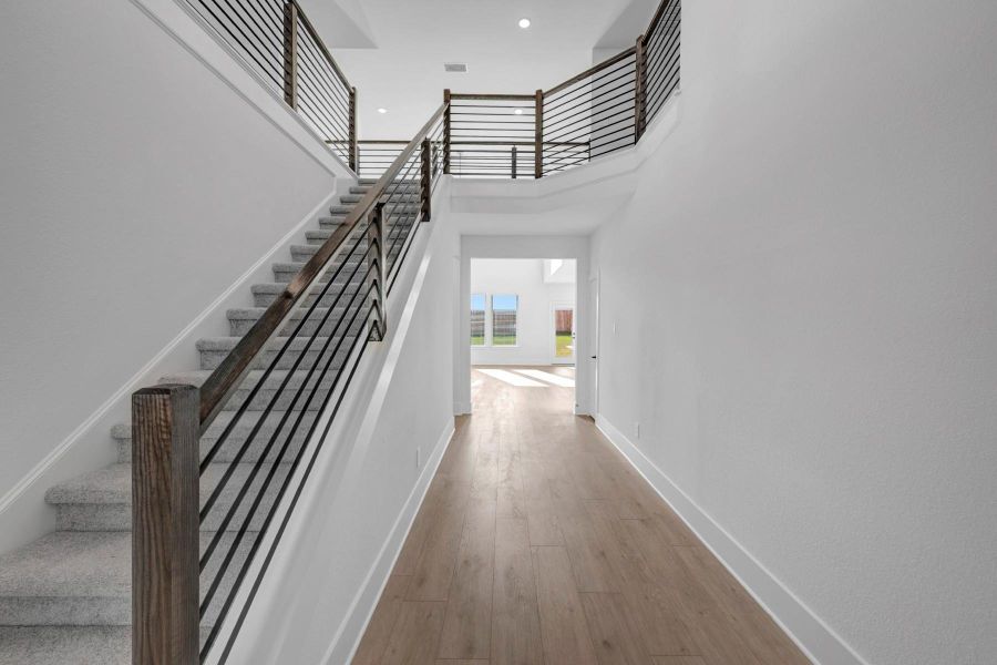 Spacious, unfurnished interior of a new home in Lone Star Landing, Montgomery (Image 18).