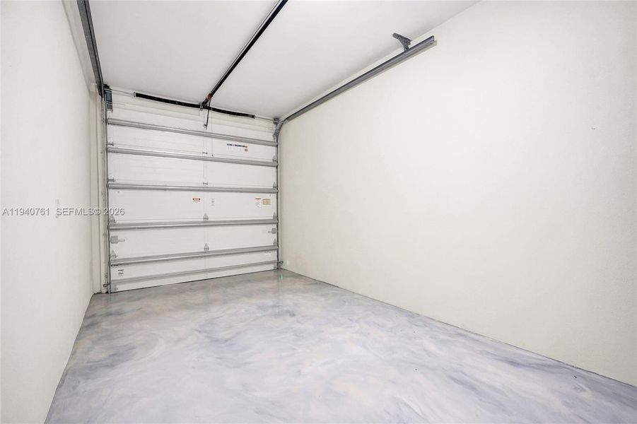 Spacious, unfurnished interior of a new home in , Miami (Image 23).