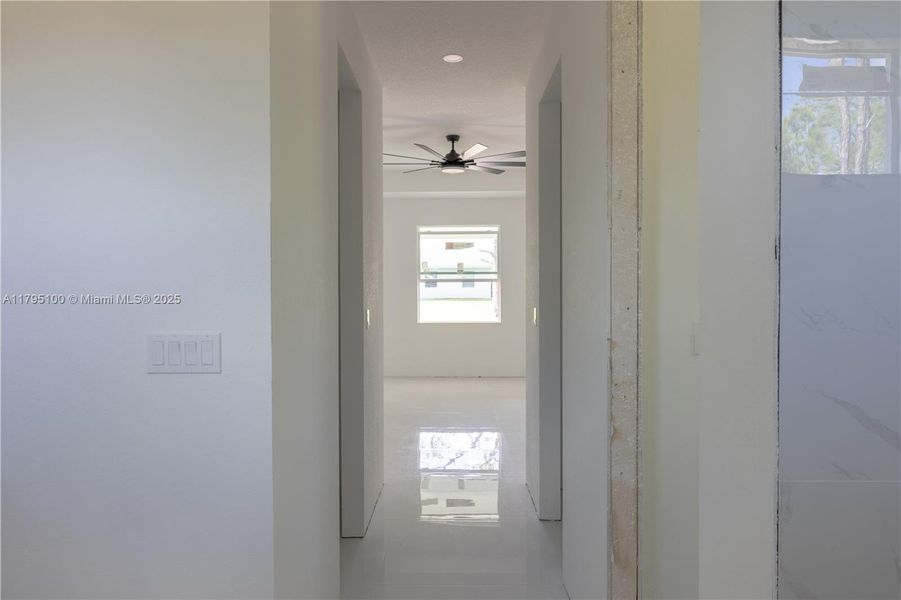 Spacious, unfurnished interior of a new home in , Lehigh Acres (Image 11).
