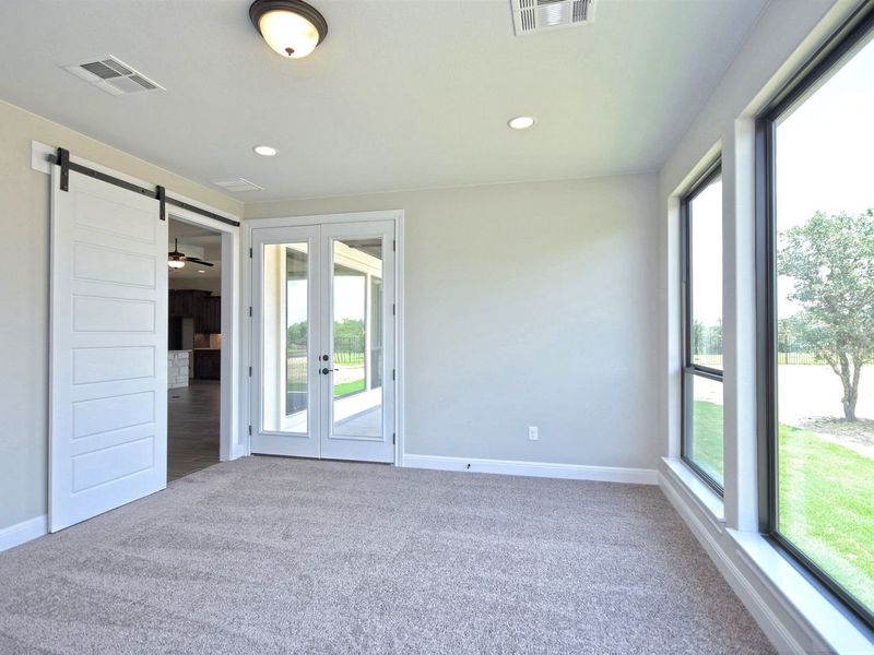 Representative unfurnished interior of a home built from the San Simeon I by Giddens Homes in Clearwater Ranch, Liberty Hill (Image 394).